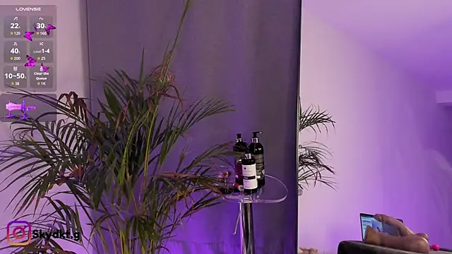 Sky Dark7 online show from September 14, 2025, 1:39 am