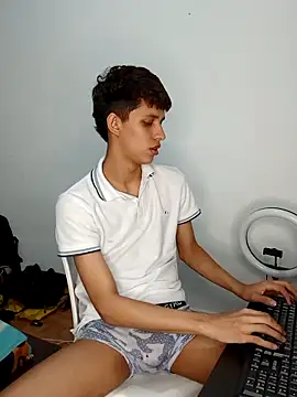 Allnei online show from December 4, 2025, 6:07 pm