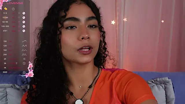 Snapshot of Victoria_Curly chatting on October 12, 2025, 5:25 pm Victoria Curly online show from October 12, 2025, 5:25 pm