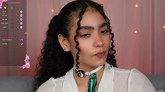 Snapshot of Victoria_Curly chatting on October 6, 2025, 2:24 am Victoria Curly online show from October 6, 2025, 2:24 am