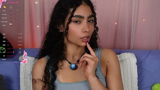 Snapshot of Victoria_Curly chatting on September 19, 2025, 8:46 pm Victoria Curly online show from September 19, 2025, 8:46 pm