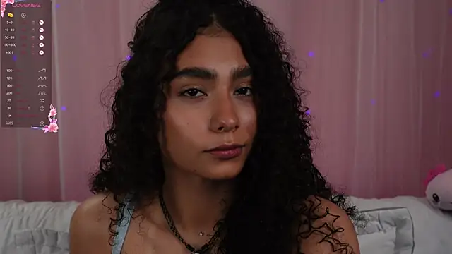 Snapshot of Victoria_Curly chatting on October 31, 2025, 11:55 pm Victoria Curly online show from October 31, 2025, 11:55 pm