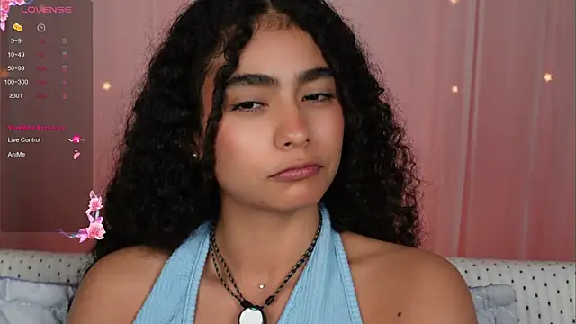 Snapshot of Victoria_Curly chatting on October 10, 2025, 2:01 am Victoria Curly online show from October 10, 2025, 2:01 am