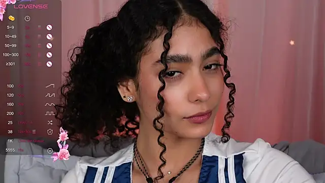 Snapshot of Victoria_Curly chatting on October 4, 2025, 2:57 am Victoria Curly online show from October 4, 2025, 2:57 am