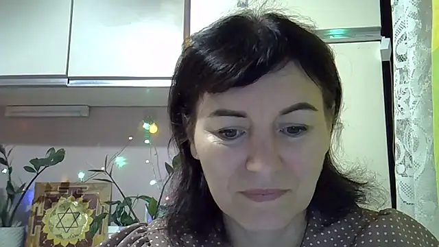 Krystal 82 online show from September 19, 2025, 4:33 pm