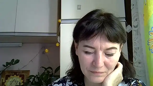 Krystal 82 online show from October 1, 2025, 6:51 am