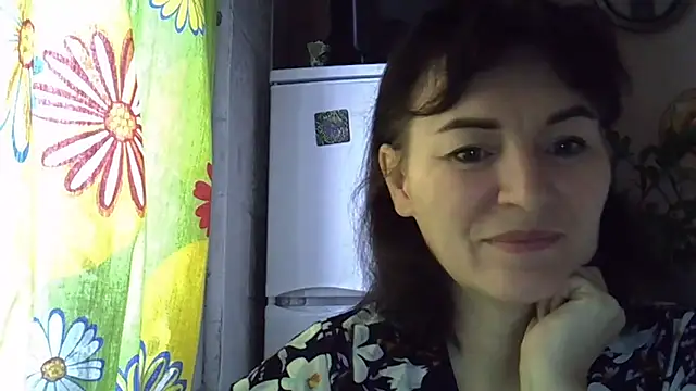 Krystal 82 online show from November 25, 2025, 9:20 am