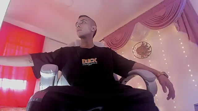 Snapshot of Dereck_Boy8 chatting on September 29, 2025, 9:42 pm Dereck Boy8 online show from September 29, 2025, 9:42 pm