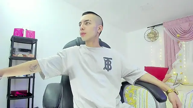 Snapshot of Dereck_Boy8 chatting on September 22, 2025, 8:15 pm Dereck Boy8 online show from September 22, 2025, 8:15 pm