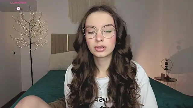 Real cutie1 online show from April 1, 2026, 12:50 pm