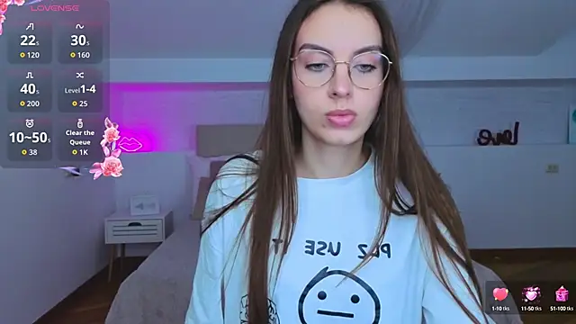 Snapshot of Real_cutie1 chatting on October 6, 2025, 9:04 pm Real cutie1 online show from October 6, 2025, 9:04 pm