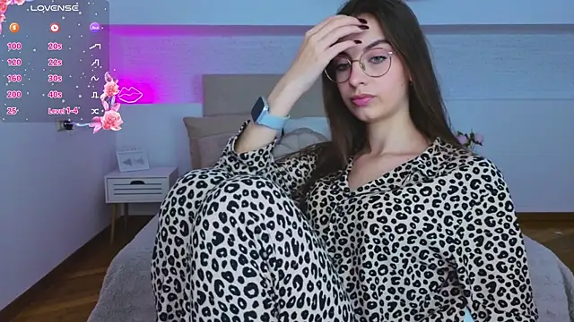 Snapshot of Real_cutie1 chatting on September 27, 2025, 9:32 pm Real cutie1 online show from September 27, 2025, 9:32 pm