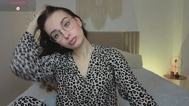 Real cutie1 online show from April 13, 2026, 12:53 pm