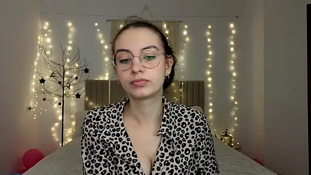 Real cutie1 online show from January 7, 2026, 2:00 pm