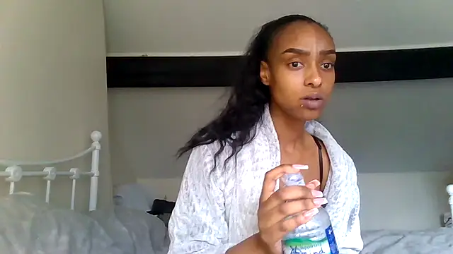 Snapshot of Hazel_Dollxx chatting on June 19, 2026, 4:35 pm Hazel Dollxx online show from June 19, 2026, 4:35 pm