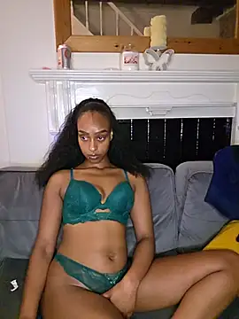 Snapshot of Hazel_Dollxx chatting on June 4, 2026, 11:09 pm Hazel Dollxx online show from June 4, 2026, 11:09 pm