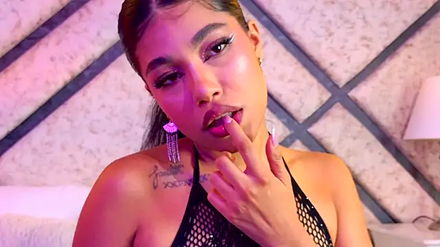 Snapshot of ZafiraRose chatting on October 9, 2025, 4:07 pm ZafiraRose online show from October 9, 2025, 4:07 pm