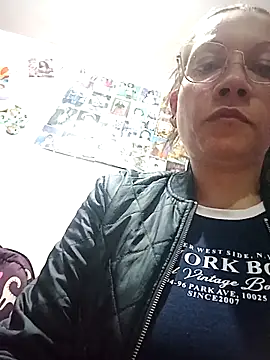 Chriss girl of imaginatio online show from December 2, 2025, 11:06 pm