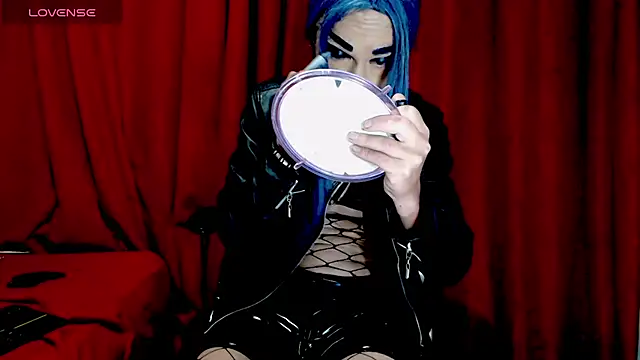 Snapshot of blondehot5v chatting on February 21, 2026, 12:51 pm blondehot5v online show from February 21, 2026, 12:51 pm