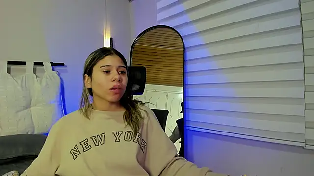 Rachell criss online show from September 17, 2025, 4:03 am