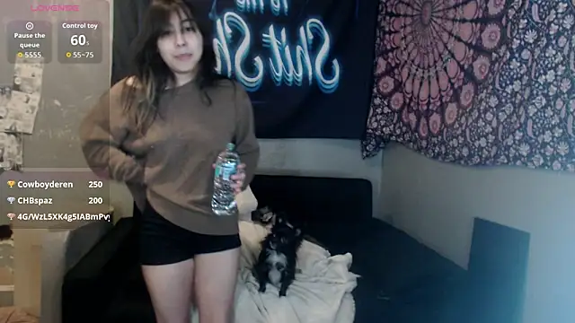 Snapshot of London_Ray chatting on October 6, 2025, 9:43 am London Ray online show from October 6, 2025, 9:43 am