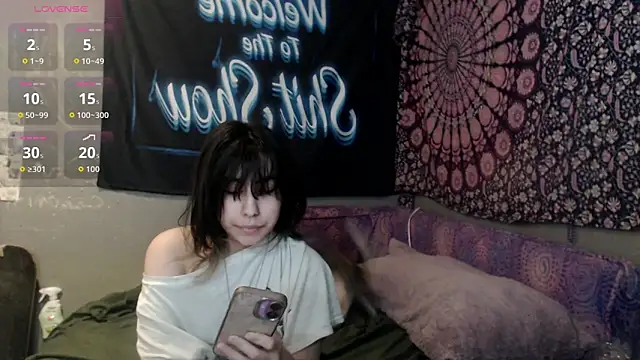 Snapshot of London_Ray chatting on October 2, 2025, 5:44 am London Ray online show from October 2, 2025, 5:44 am