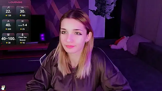 Sandy Belle online show from September 17, 2025, 6:32 pm