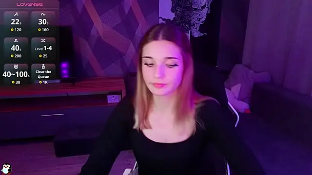 Sandy Belle online show from September 24, 2025, 8:04 pm