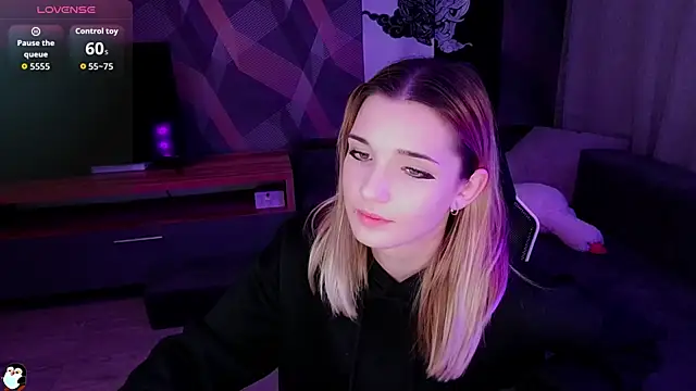 Sandy Belle online show from October 3, 2025, 7:04 pm