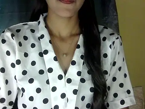 Snapshot of zara_Khan0 chatting on October 12, 2025, 2:13 am zara Khan0 online show from October 12, 2025, 2:13 am
