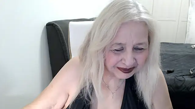 SusiLifeXXX online show from April 4, 2026, 8:15 pm