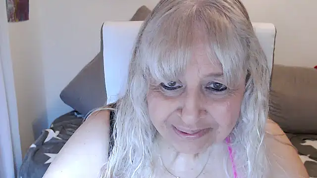 Snapshot of SusiLifeXXX chatting on September 26, 2025, 7:10 pm SusiLifeXXX online show from September 26, 2025, 7:10 pm