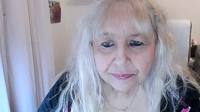 Snapshot of SusiLifeXXX chatting on October 6, 2025, 6:52 pm SusiLifeXXX online show from October 6, 2025, 6:52 pm