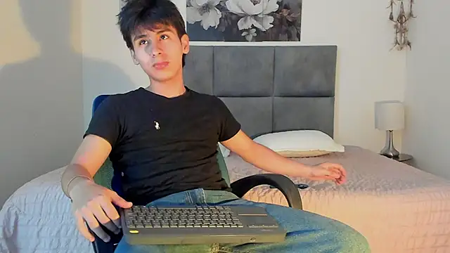 Snapshot of kaneky_07 chatting on October 19, 2025, 1:30 am kaneky 07 online show from October 19, 2025, 1:30 am