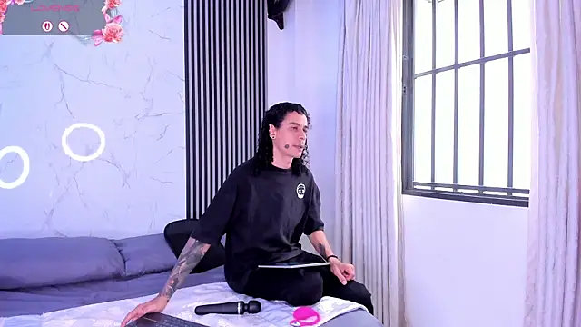 Snapshot of JackAndRosse_ chatting on February 17, 2026, 2:03 pm JackAndRosse online show from February 17, 2026, 2:03 pm