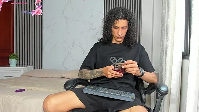 JackAndRosse  online show from April 9, 2026, 4:24 pm