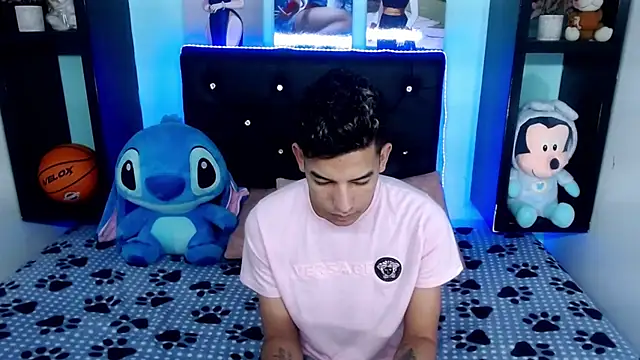 Snapshot of x_oliver_x chatting on September 28, 2025, 3:57 am x oliver x online show from September 28, 2025, 3:57 am