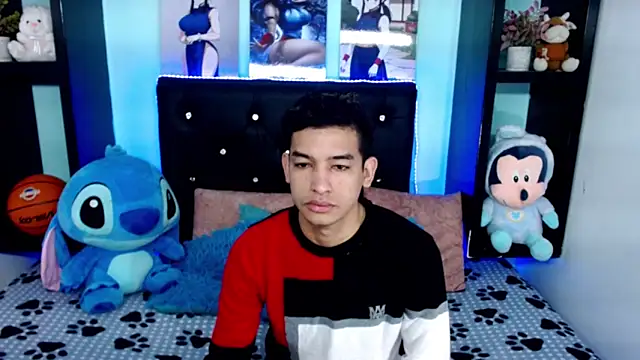 Snapshot of x_oliver_x chatting on October 26, 2025, 3:18 am x oliver x online show from October 26, 2025, 3:18 am