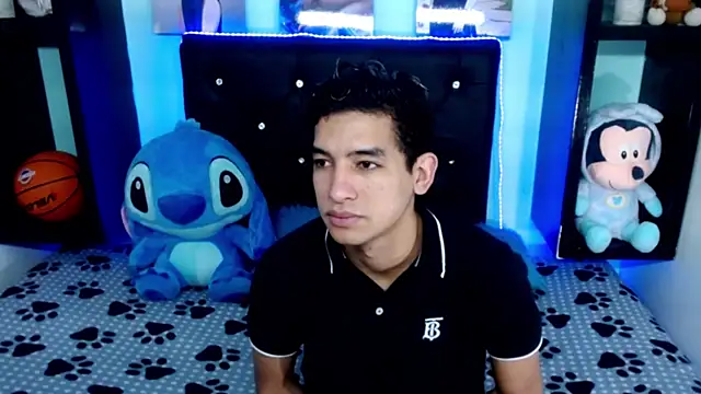 Snapshot of x_oliver_x chatting on September 14, 2025, 4:46 am x oliver x online show from September 14, 2025, 4:46 am