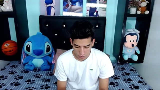 Snapshot of x_oliver_x chatting on October 28, 2025, 3:07 am x oliver x online show from October 28, 2025, 3:07 am