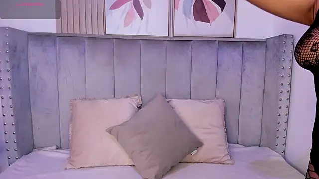 Snapshot of Seshat_Hitt chatting on September 25, 2025, 3:23 am Seshat Hitt online show from September 25, 2025, 3:23 am