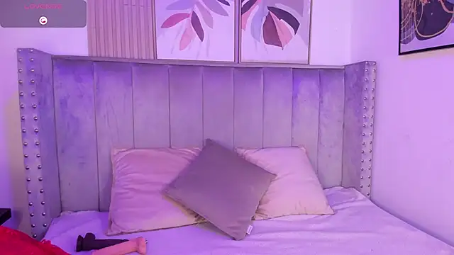 Snapshot of Seshat_Hitt chatting on September 27, 2025, 3:01 am Seshat Hitt online show from September 27, 2025, 3:01 am