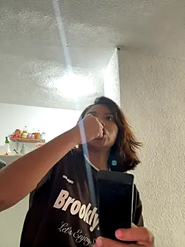 Nia Desire online show from November 7, 2025, 1:43 am