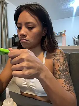 Nia Desire online show from July 28, 2026, 4:31 am