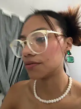 Nia Desire online show from October 1, 2025, 6:40 am