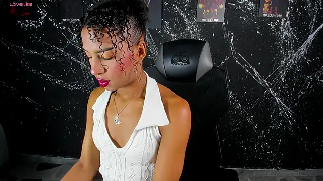 Snapshot of kileyyHot chatting on September 30, 2025, 5:02 am kileyyHot online show from September 30, 2025, 5:02 am