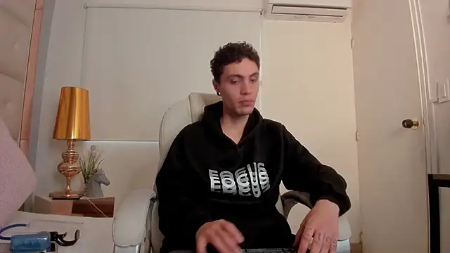 Snapshot of dark_sun302 chatting on October 5, 2025, 8:54 pm dark sun302 online show from October 5, 2025, 8:54 pm