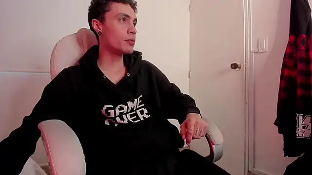 Snapshot of dark_sun302 chatting on October 4, 2025, 9:27 pm dark sun302 online show from October 4, 2025, 9:27 pm