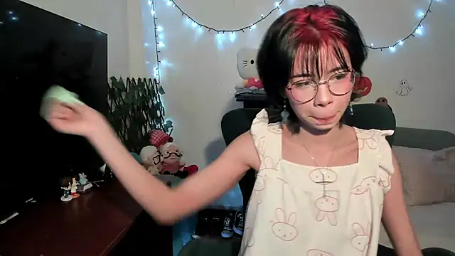 Snapshot of dolliette24 chatting on November 2, 2025, 8:03 pm dolliette24 online show from November 2, 2025, 8:03 pm