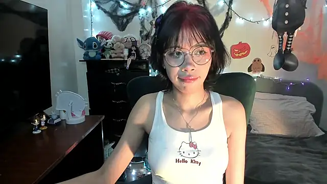 Snapshot of dolliette24 chatting on October 21, 2025, 3:28 am dolliette24 online show from October 21, 2025, 3:28 am